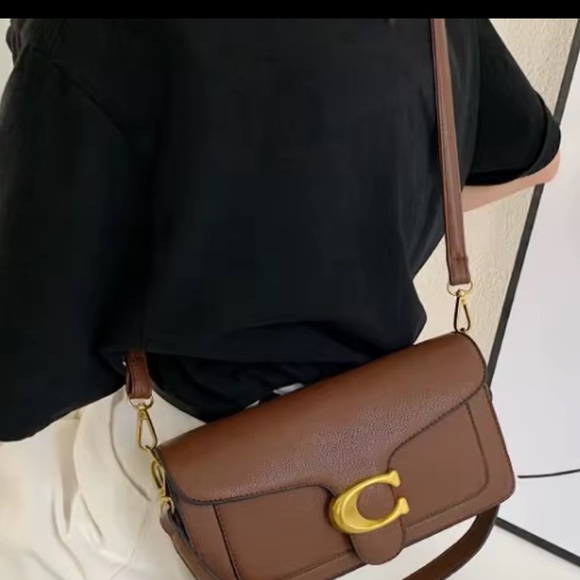 Brown faux Leather Crossbody with Gold 'C' Hardware - Picture 4 of 4